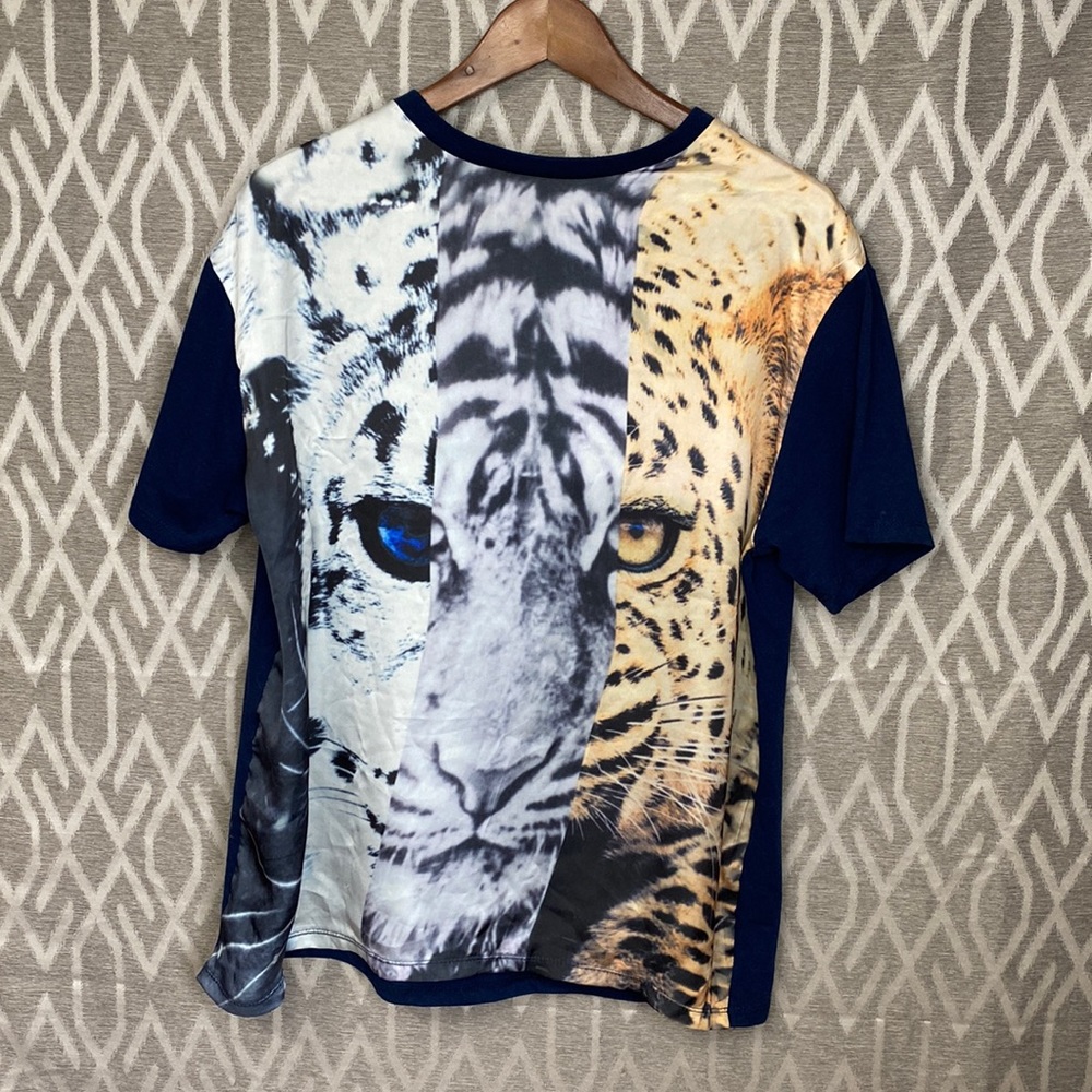 Men’s Feline Print Shirt Navy Back Size: Small/Medium